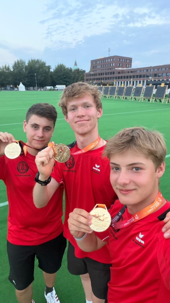 Es gibt Wettkämpfe und es gibt die Finals 4 Meister-Titel verteidigt - Die drei Jungs mit ihren Medallien